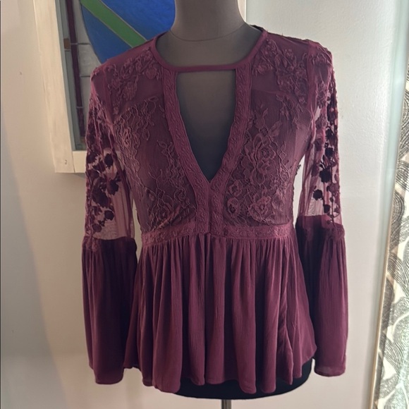 American Eagle Outfitters Tops - American Eagle Boho Lace Top SZ XS